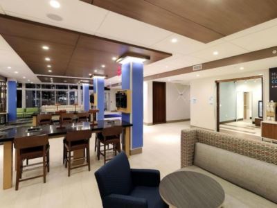 Express & - Detroit Northwest - By Ihg Hotel
